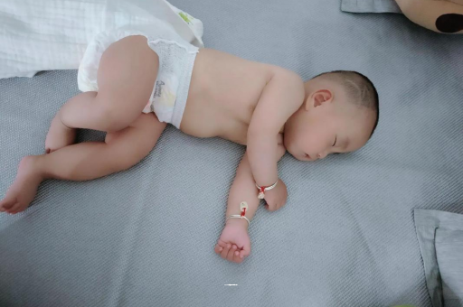 招远怀孕多久会显肚子